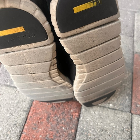 Cole Haan Black Leather Men's Oxfords with Tan Sole - Picture 9 of 9